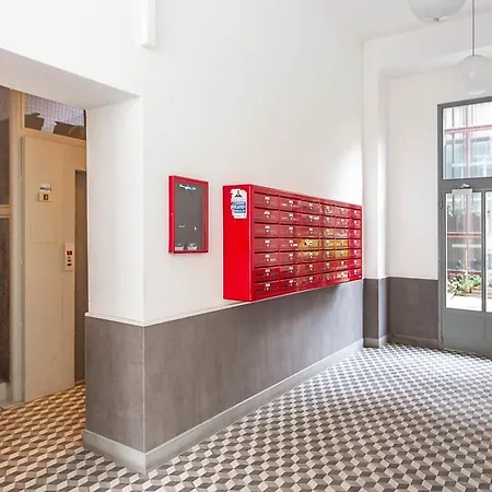 Daire Navigli-centro Modern Flat Balcony Check-in H24 Milano