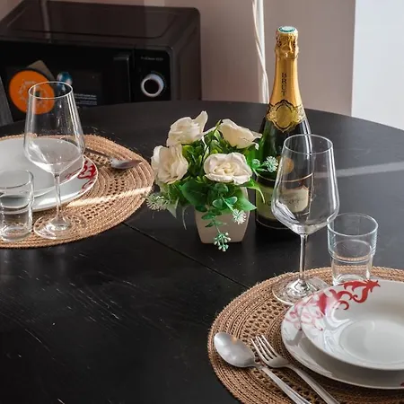 Daire Navigli-centro Modern Flat Balcony Check-in H24 *