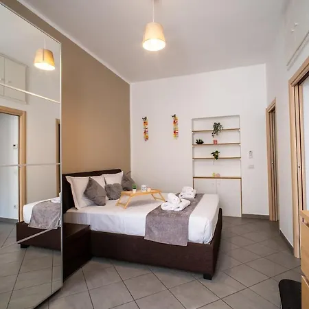 Daire Navigli-centro Modern Flat Balcony Check-in H24 *
