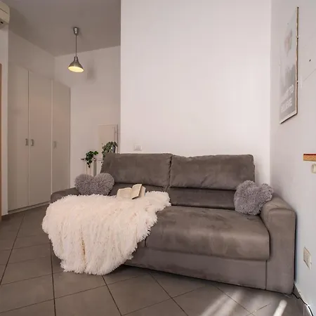 Daire Navigli-centro Modern Flat Balcony Check-in H24